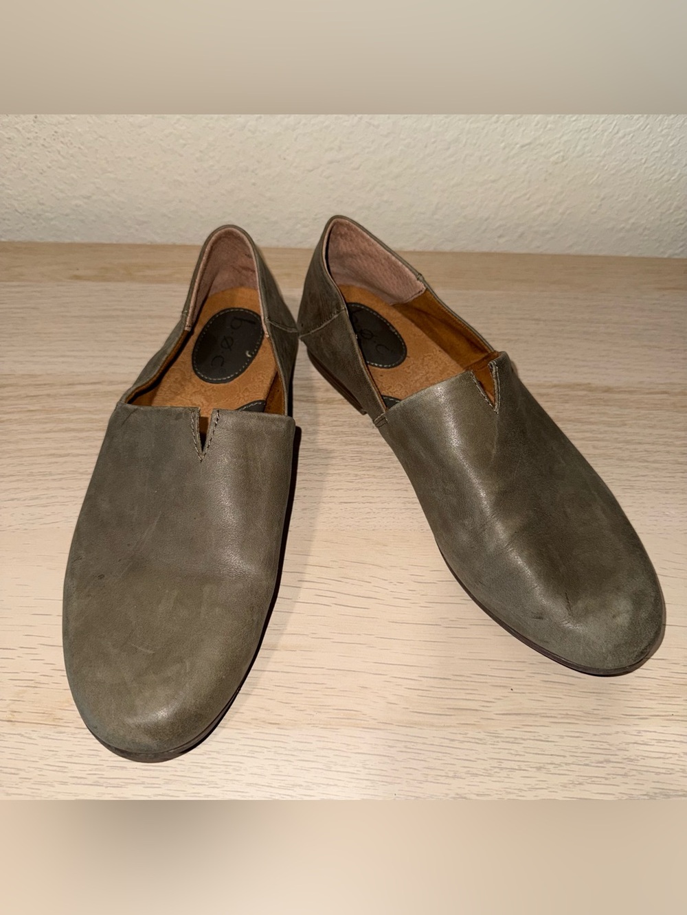 B.O.C. Born Women’s Olive Green Leather Loafers Size 10M Slip On Comfort Shoes